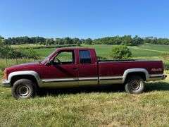 1989 Chevy Silverado 2500 4WD 5.7L gas engine Odometer shows 95784, new battery, NEEDS brakes, extended cab, headliner cloth is loose, power windows, locks, 8' box w/liner, tires are excellent, interior is very good.  Link in description for video WIRE TRANSFER REQUIRED