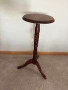Amana walnut tri leg plant stand 12 x 29H