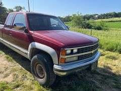 1989 Chevy Silverado 2500 4WD 5.7L gas engine Odometer shows 95784, new battery, NEEDS brakes, extended cab, headliner cloth is loose, power windows, locks, 8' box w/liner, tires are excellent, interior is very good.  Link in description for video WIRE TRANSFER REQUIRED