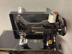 Singer Featherweight sewing machine in case