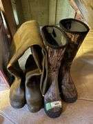 Mens boots approx size 10