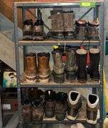 9 pr of outdoor boots size 8 ???
