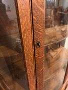 Quarter sawn oak veneer triple curved glass chine hutch 15D x 36L x 59H EXCELLENT CONDITION, you'll look hard to find a nicer one than this one! Original shelves w/ plate grooves.