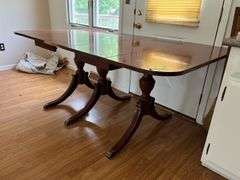 Mahogany Duncan Phyfe leg drop leaf dining table 42 x 32 folded (3) 12"  leaves opens to 8'2"