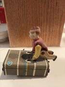 Key wind valet toy