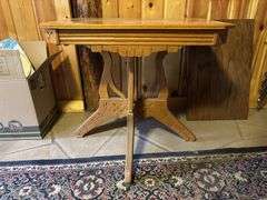 Small oak parlor table - 27 x 19 x 24, wobbly, needs some reinforcing