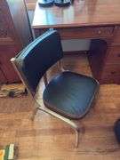 21D x 36L x 20H desk with chair and two lights