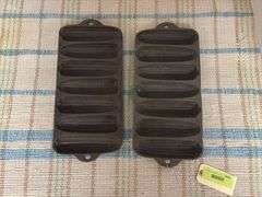 2 WagnerWare cast iron cornbread pans