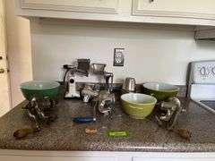 3 Pyrex bowls, 3 meat grinders and 2 rotary cutters
