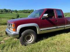 1989 Chevy Silverado 2500 4WD 5.7L gas engine Odometer shows 95784, new battery, NEEDS brakes, extended cab, headliner cloth is loose, power windows, locks, 8' box w/liner, tires are excellent, interior is very good.  Link in description for video WIRE TRANSFER REQUIRED