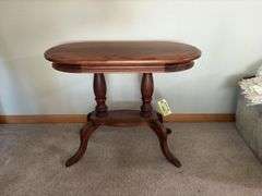 Amana walnut oval lamp table 14 x 27 x 22H