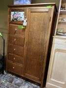 20D x 44O x 71H wardrobe NO CONTENTS