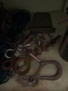 Ropes, turnbuckles, magnet