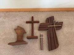 Walnut crosses, largest is Amana 18"