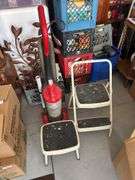 Stepstool and vacuum cleaner