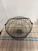 Keen Co. egg basket, very nice!