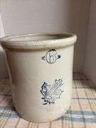 6 gallon Western Crock 1 very small hairline