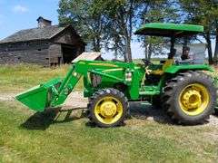 John Deere 5075 E tractor, purchased 6-2011, FWA, ROPS w/canopy, hour meter shows 558 hrs, 553 hydraulic loader 74" bucket, 16.9x 28 rear tires, 9.5 x 24 fronts, 2 rear wheel weights. Each side. SN 5075EVAB002609. Please plan late pick up so we can load people out 3 pt fast hitch, see link in description for video WIRE TRANSFER REQUIRED