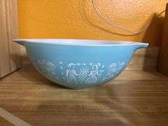 Three blue Amish butter print pyrex cinderella bowls