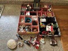 Assorted jewelry as shown