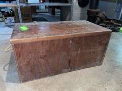 Lift lid wood box w/ rope handles