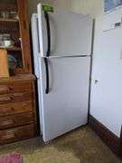 Frigidaire refrigerator/freezer FRT18KD4AW2