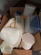 Various plastic storage containers w lids