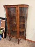 Quarter sawn oak veneer triple curved glass chine hutch 15D x 36L x 59H EXCELLENT CONDITION, you'll look hard to find a nicer one than this one! Original shelves w/ plate grooves.