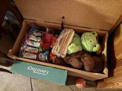 Toy box with toys and Discovery mindblown set