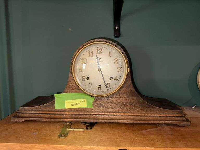 Waterbury humpback mantle clock image
