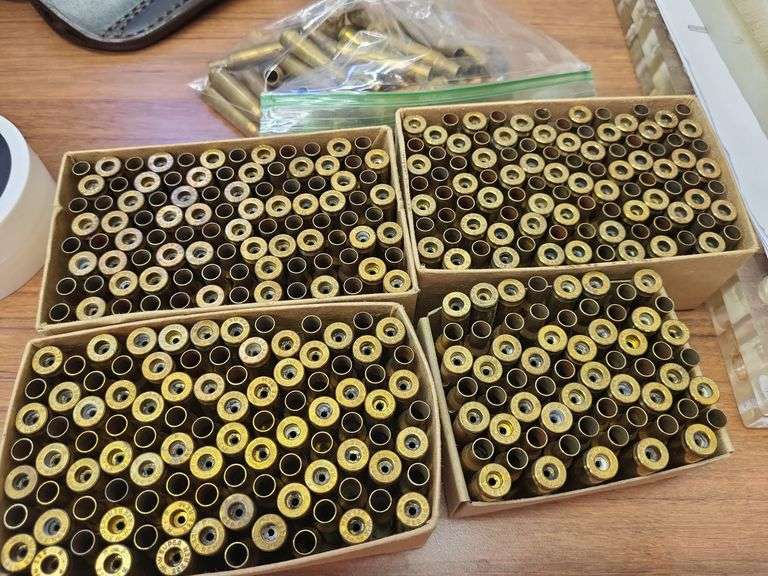 .222 rem brass and bullet holders image