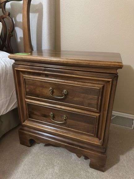 Queen size bed w/ headboard and nightstand, bedding and all including Therapedic mattress