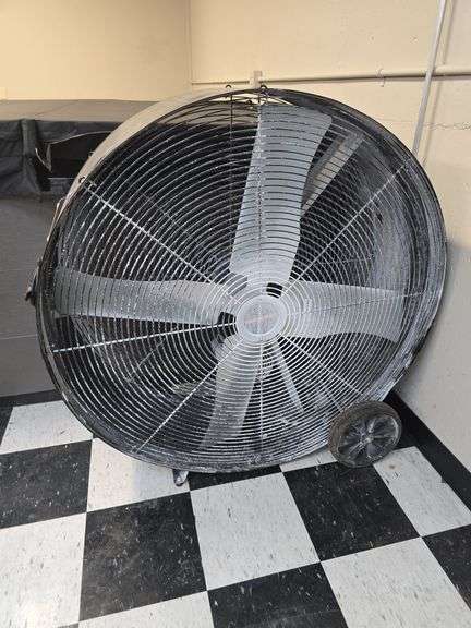42" fan black image