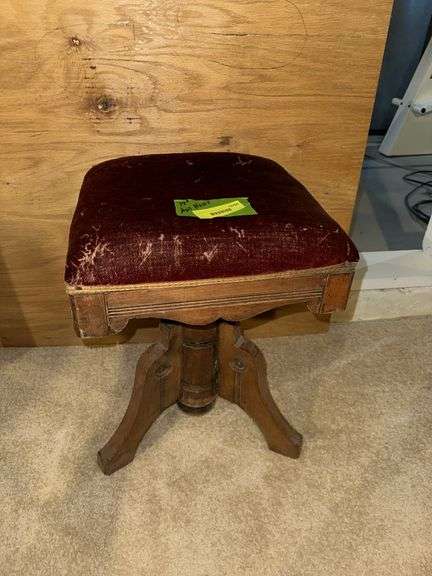 Adjustable height organ stool