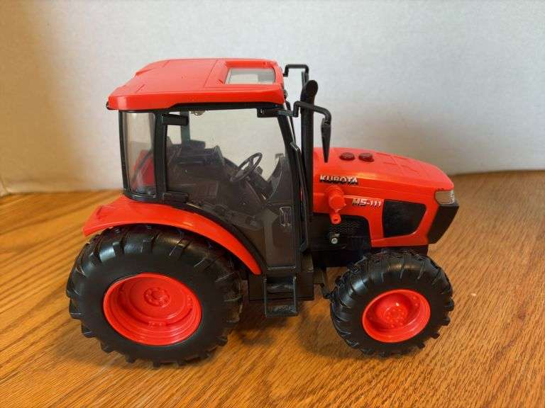 1:16 scale Kubota MS-111 Plastic image