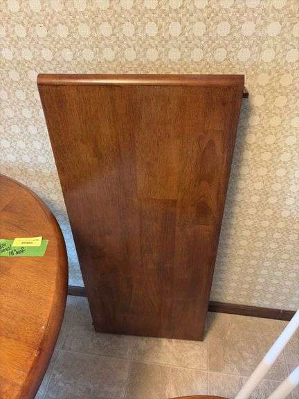 42” round dining table w 18” leaf and two chairs