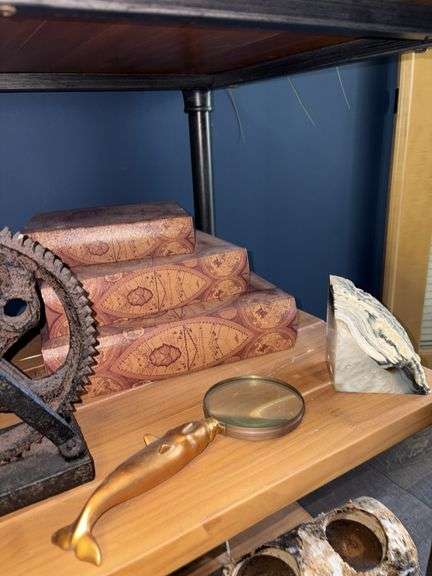 Seven pieces of modern decor