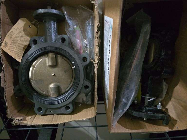 2 large gate valves image