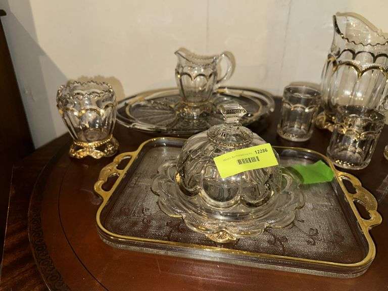 Gold rim glassware set