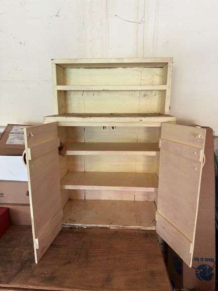 Childs kitchen cupboard 11x22x31