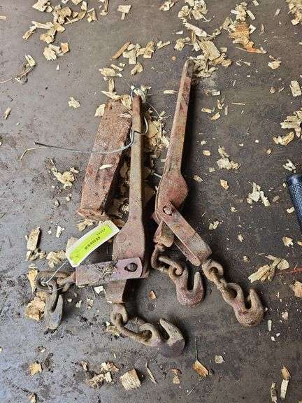 Two chain binders and wedge image