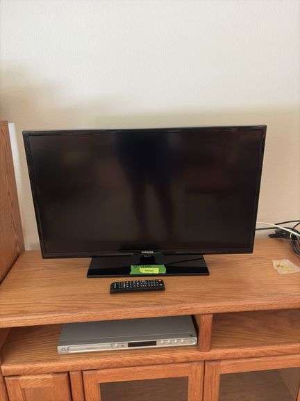 Samsung 32" TV and Magnavox DVD player