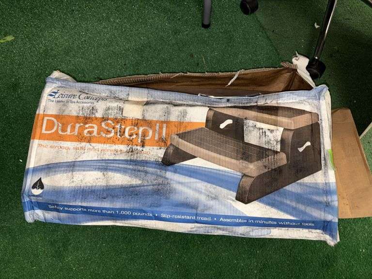 Leisure Concepts DuraStep II double spa step image