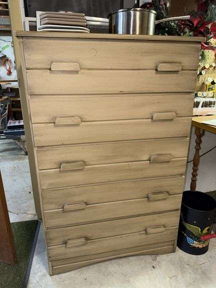 5 drawer chest of drawers 18D x 32L x 49H image