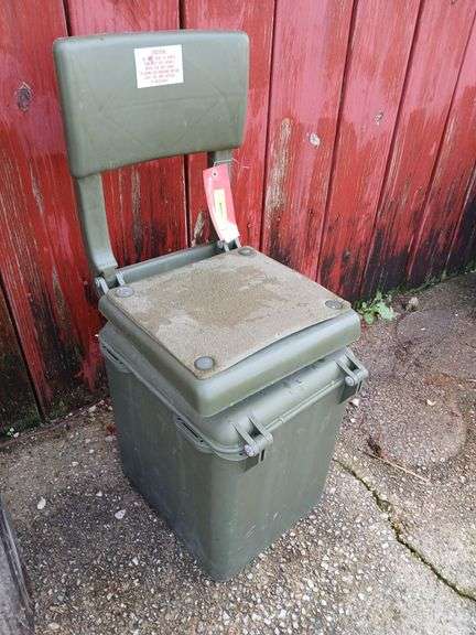 Fold up hunting seat w/container base image