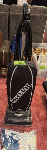 Oreck upright vac and bags