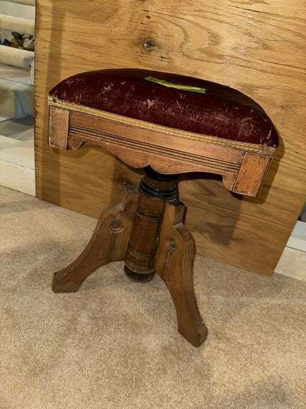 Adjustable height organ stool