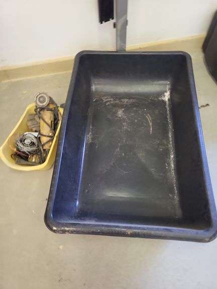 Black tub 24x36x8 and little yellow tub image