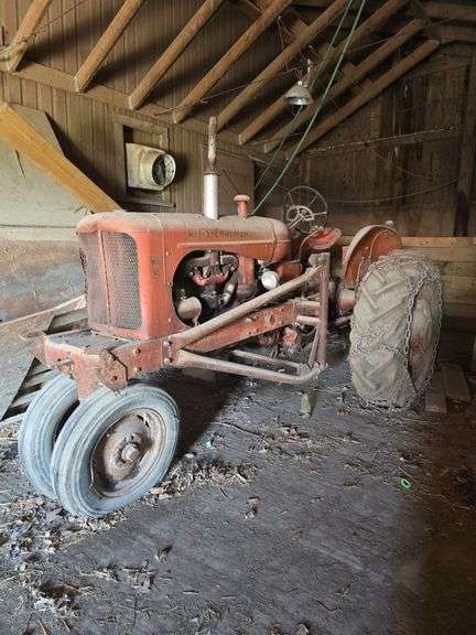 AC WD45 tractor, not running, in barn w/loader, blade and bucket image