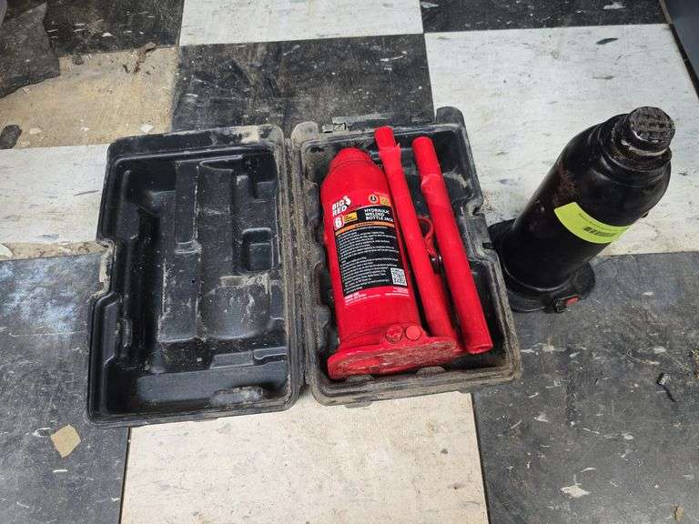 2 hydraulic bottle jacks image